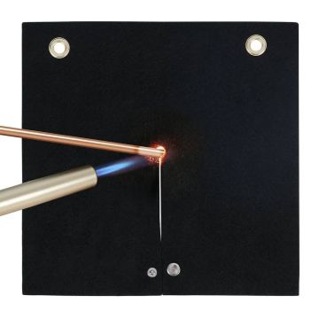 Сварочное одеяло, 305x305 мм, из углеродного волокна, термостойкость до 1800°F (827°C), с металлическими рукавами.