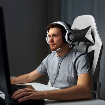 Gaming chair, adjustable backrest and footrest, 72 × 72 × 128–137 cm